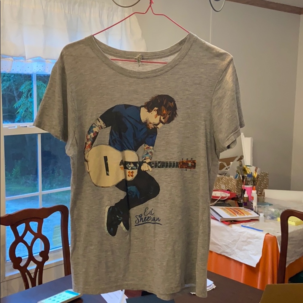 ed sheeran tshirt | size m